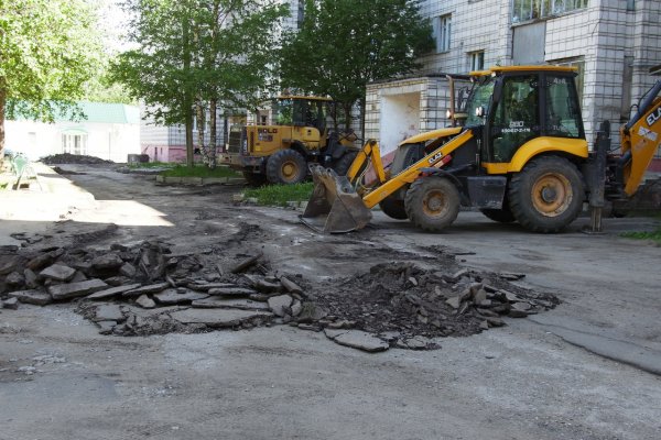 В Эжве приступили к ремонту дворов