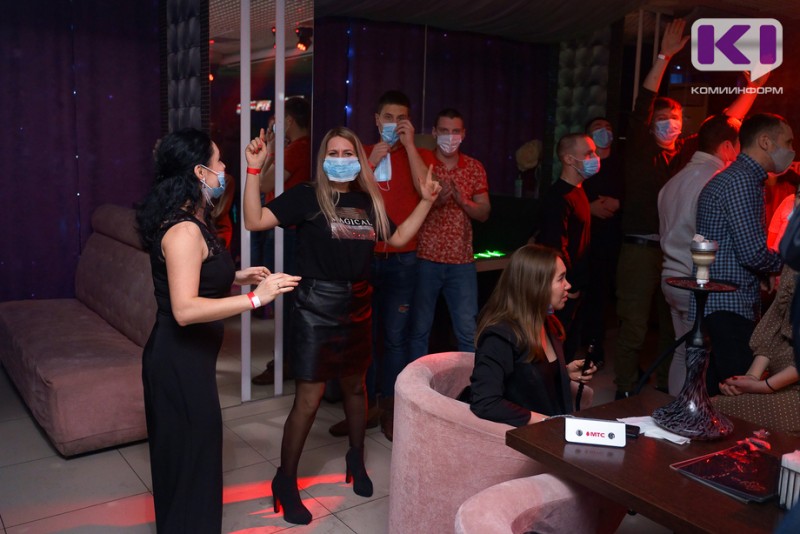 В Москве начали работать рестораны только для привитых от COVID-19

