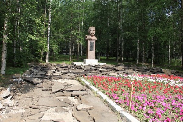 В Сыктывкаре продолжается благоустройство улицы Димитрова 