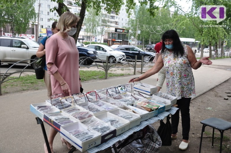 Мэр Сыктывкара доступно объяснила нелегальной продавщице, почему нужно покинуть улицу
