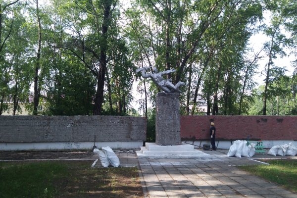 СЛДК начал реконструкцию мемориала погибшим в годы Великой Отечественной войны сотрудникам лесозавода