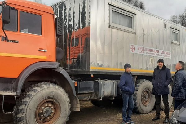  В Усинске стоматологический кабинет открыли на базе автомобиля КамАЗ