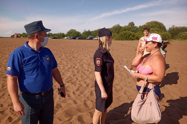 В Коми МЧС предупреждает отдыхающих на пляжах о безопасном поведении на воде