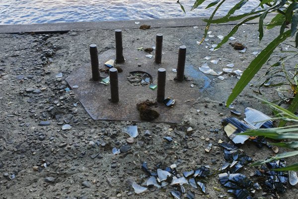 Сыктывкарцы беспокоятся о безопасности подростков, отдыхающих на заброшенной пристани