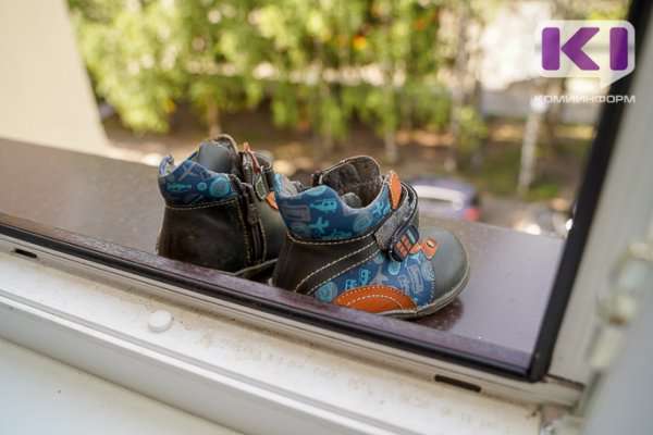 В Сыктывкаре 5-летняя девочка выпала из окна на 5 этаже