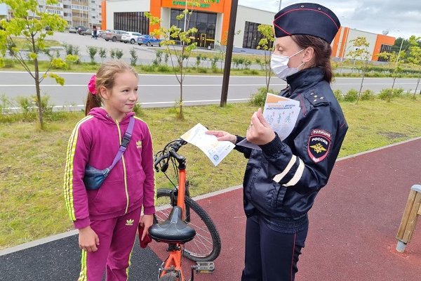 Сотрудники Госавтоинспекции Ухты проводят рейдовые мероприятия по профилактике соблюдения ПДД велосипедистами