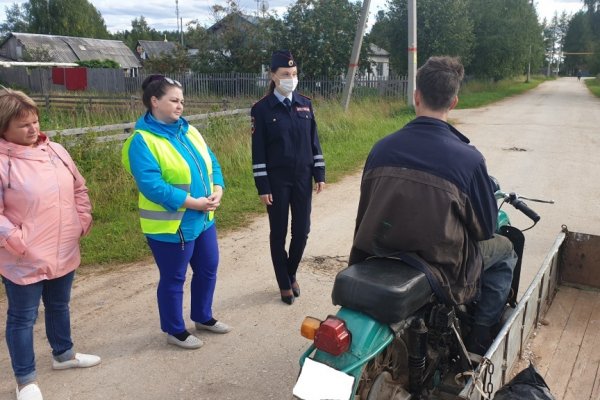 В пгт. Боровой Ухты активные группы родителей напомнили о правилах дорожного движения