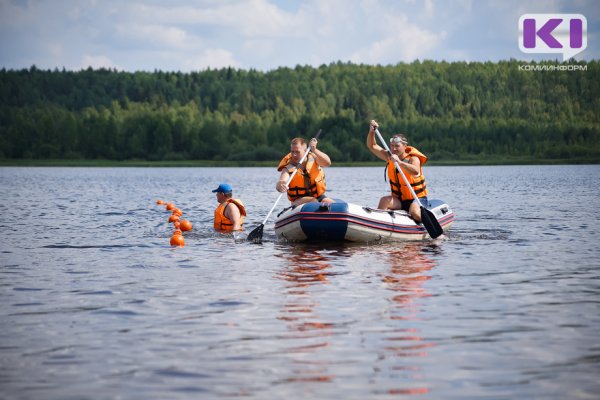 На реке Усе перевернулась лодка с людьми 