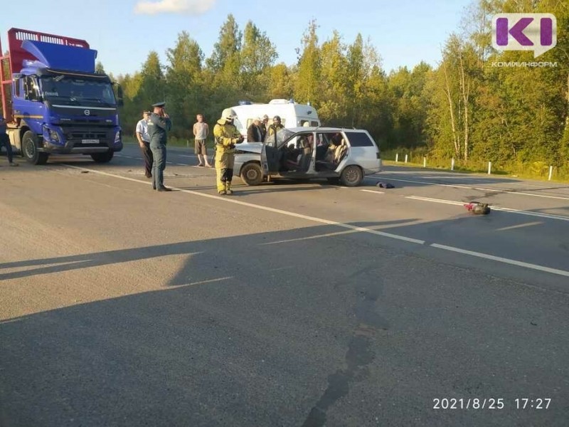 В Прилузье при столкновении с лесовозом погибла женщина 