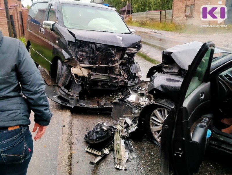 В Ухте пьяная женщина спровоцировала ДТП, травмированы четыре человека