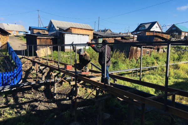 В Усть-Цильме началось строительство пешеходного моста