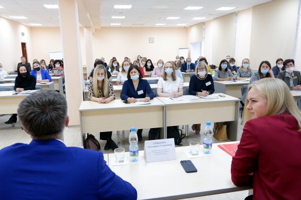 В Коми специалисты соцзащиты учились раскрывать гражданам плюсы социального контракта

