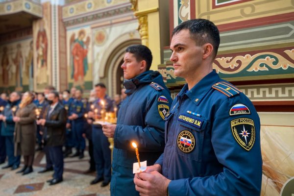 Сыктывкарская епархия отслужила молебен по трагически погибшему руководителю МЧС России 