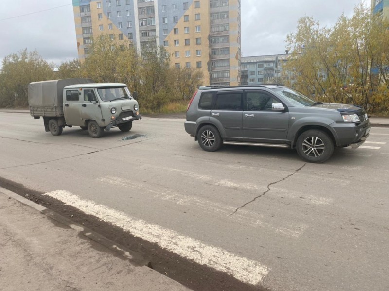 В Воркуте водитель грузового УАЗа догнал и врезался в Nissan X-Trail