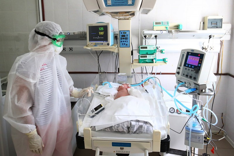 Дети до года чаще других заражаются коронавирусом - эпидемиолог
