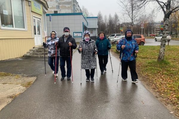 Усинцы старшего поколения дружно прошли 4300 шагов и сдали норматив 