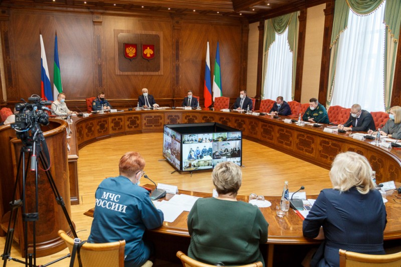 Глава Коми поручил направить средства на обеспечение безопасности в медучреждениях