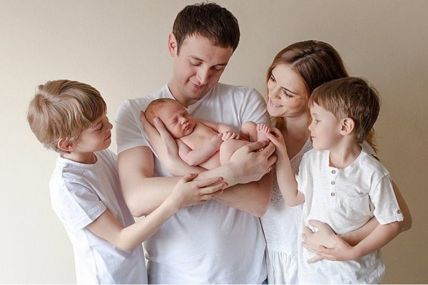 Сертификаты при рождении третьего ребенка в этом году получили 1 300 семей Коми