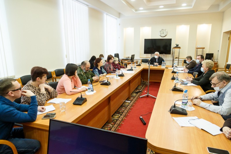 Владимир Уйба встретился с инициативной группой жителей Коми, выступающих против QR-кодов и других антиковидных мер