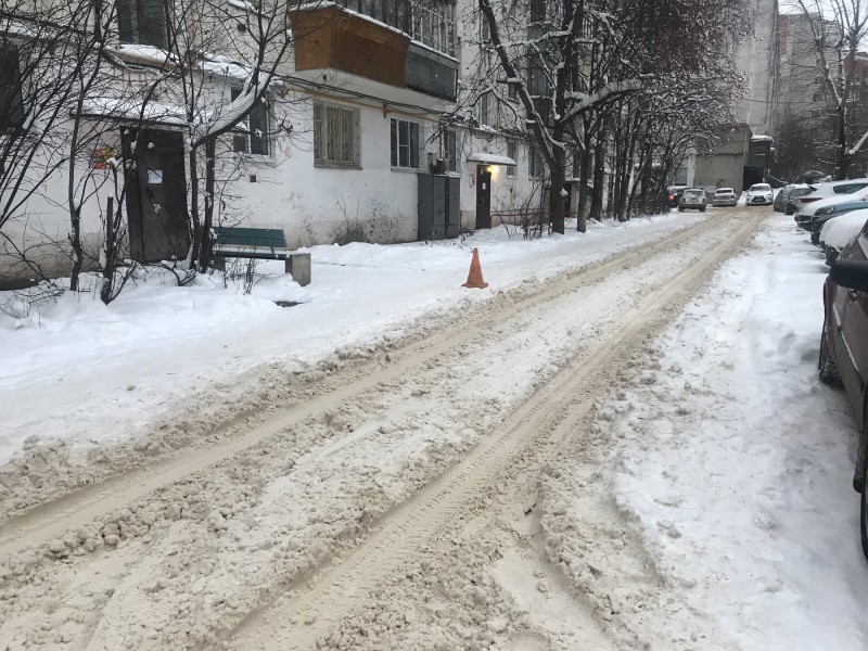 В Сыктывкаре водитель Skoda Kodiaq сбил у подъезда пешехода