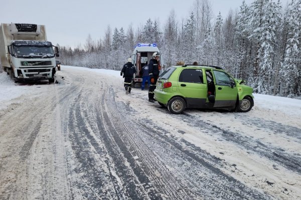 Под Ухтой после столкновения с большегрузом погибла водитель Daewoo Matiz