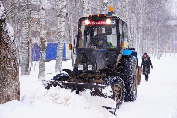 Метель осложняет работу сыктывкарским дорожникам