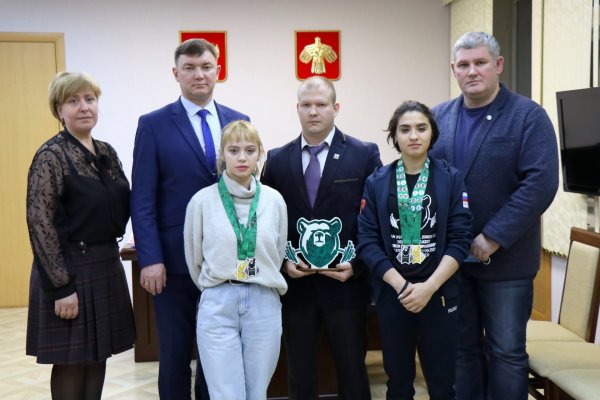 Интинки Валерия Митина и Екатерина Салахли привезли два 