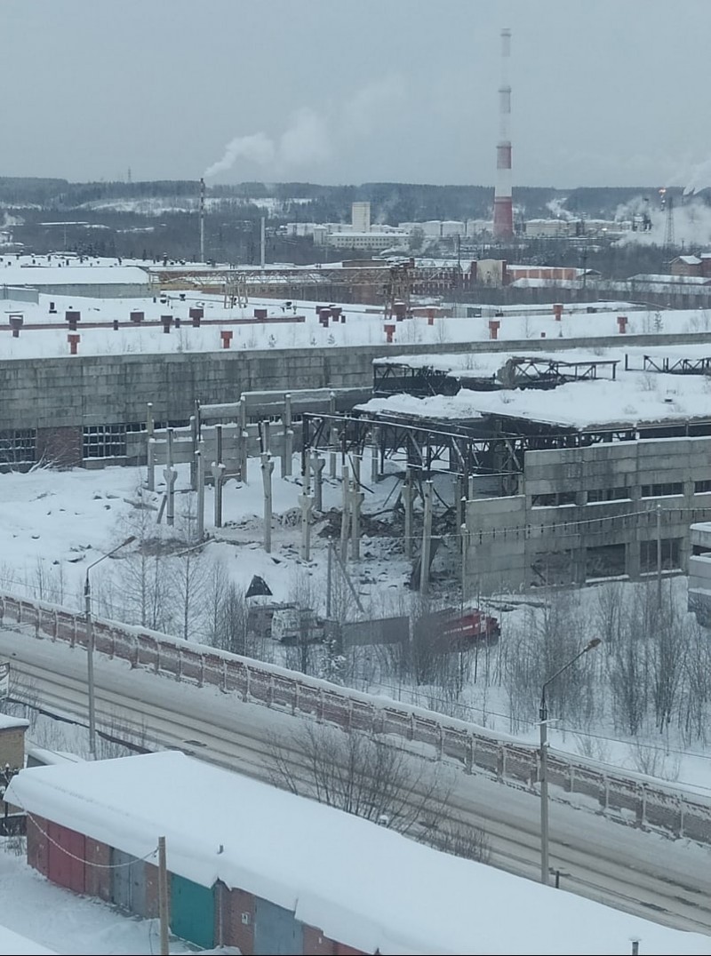 В Ухте рухнуло заброшенное здание, ведутся поиски человека под завалами