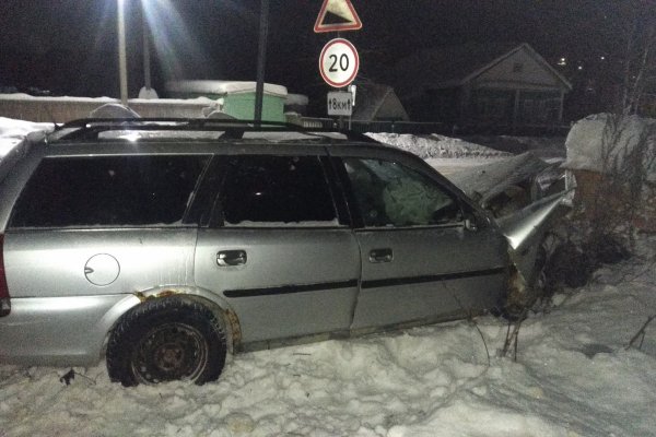 В Зеленце пьяного водителя Opel Vectra остановили кирпичи