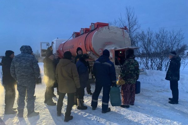 В Прилузье апробировали передвижную автозаправочную станцию