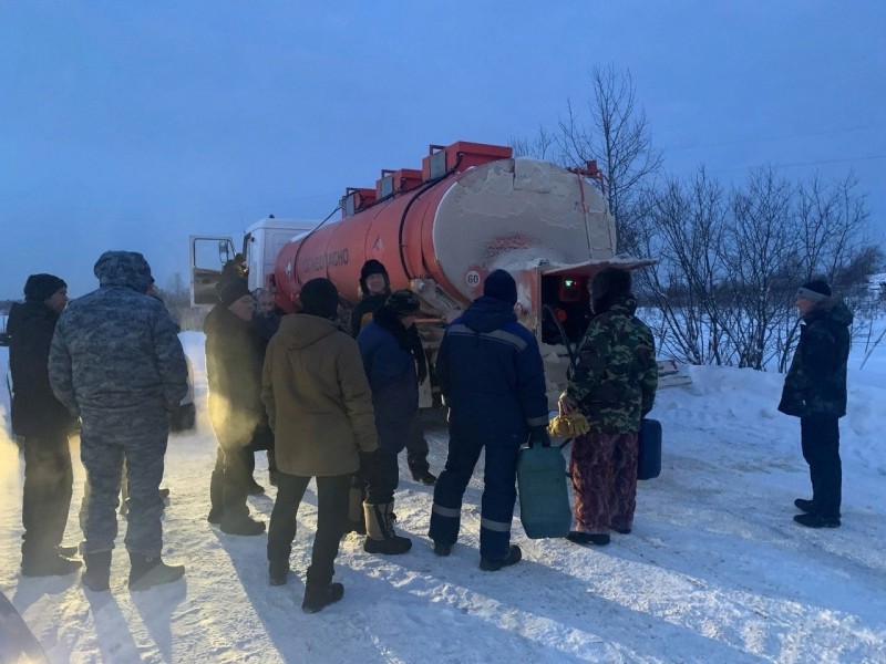 В Прилузье апробировали передвижную автозаправочную станцию