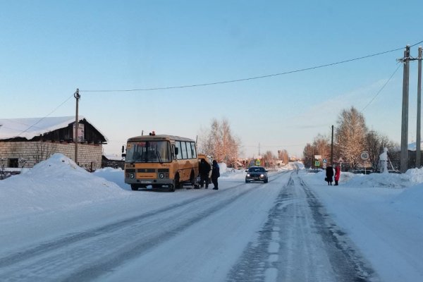 В Корткеросе у школьного автобуса отвалилось колесо 