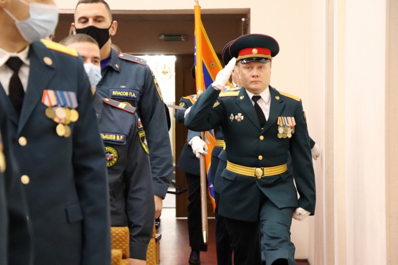 Готовы в огонь и в воду: сотрудники МЧС Коми получили государственные награды