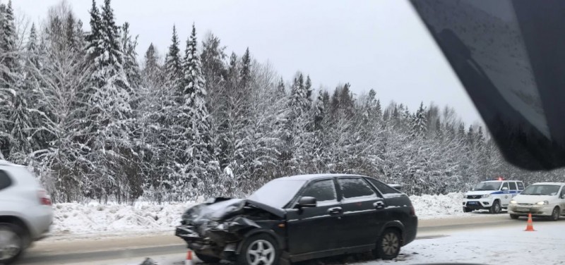 На трассе в Эжву произошла тройная авария