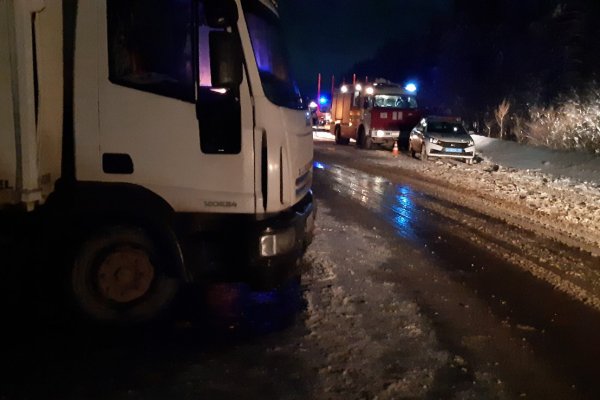 В Коми супруге и сыну погибшего в ДТП с автопоездом водителя компенсируют 1,6 млн рублей морального вреда