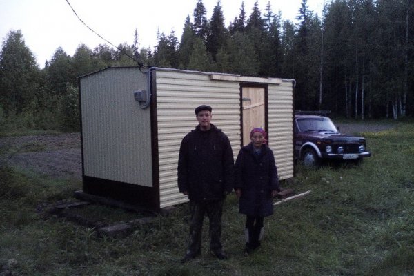 В Микуне женщина с инвалидностью и ее взрослый сын круглый год ютятся в небольшом вагончике