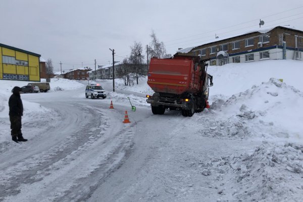 В Усть-Цильме водитель мусоровоза сбил пенсионерку