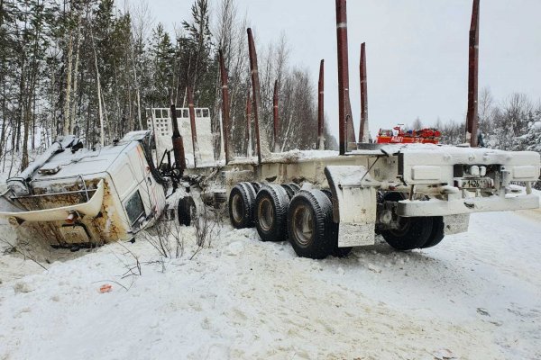 На трассе Сыктывкар - Ухта водитель МАЗа с прицепом оказался в кювете