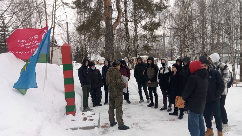 Наше дело правое: для студентов Визинги провели урок мужества