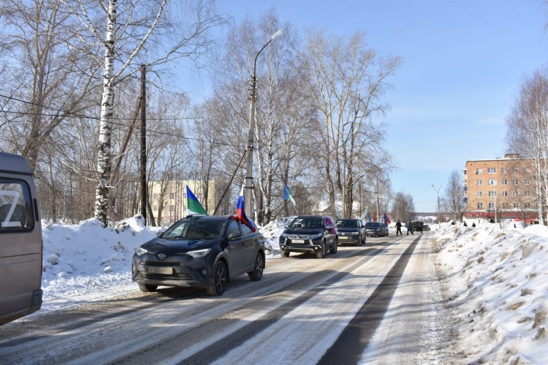 В Емве прошел автопробег #СвоихНеБросаем в поддержку российской армии