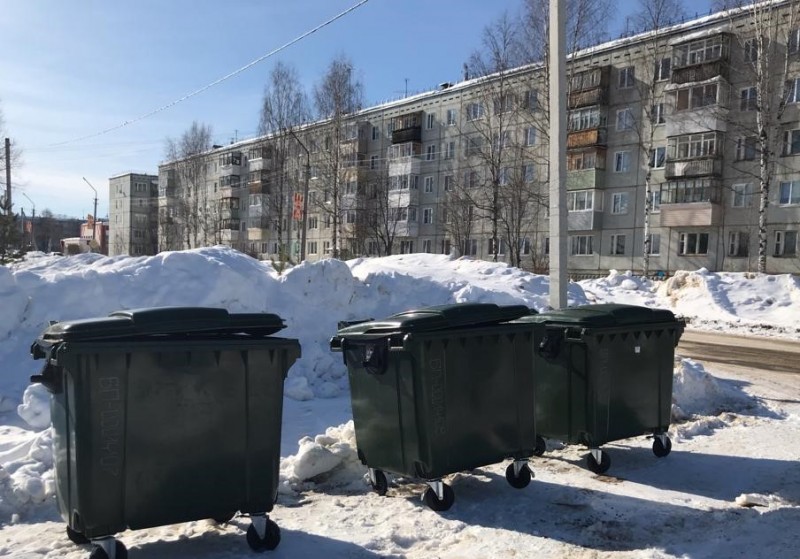 Регоператор Севера передает в Усть-Вымский район евроконтейнеры для ТКО

