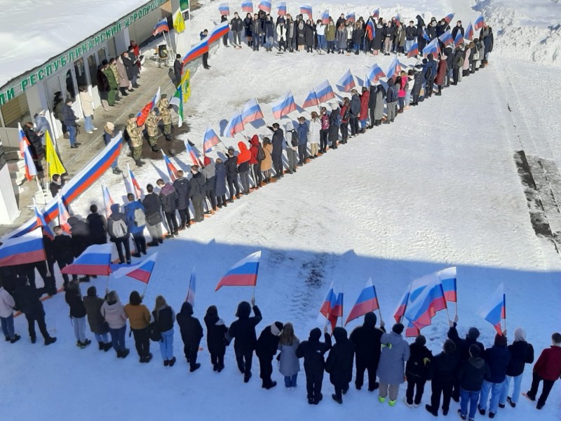 В Сыктывдине состоялся торжественный митинг, посвященный 8 годовщине воссоединения России и Крыма