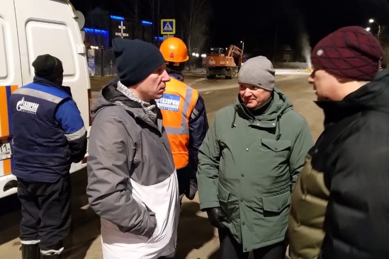 В сыктывкарском Кируле устраняют повреждение на участке газопровода