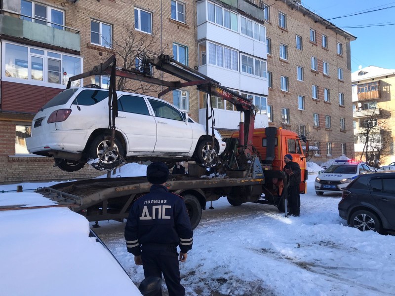 В Ухте обнаружен Lexus с подложными регистрационными знаками