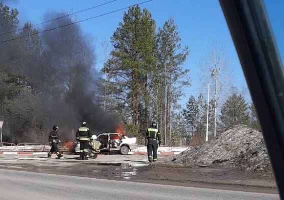 На заправке в Емве сгорел автомобиль