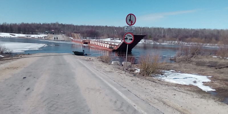 В Прилузье начали убирать понтонные мосты 