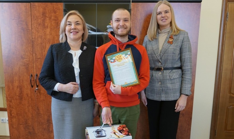 В Правительстве Коми чествовали участника Национального чемпионата DeafSkills