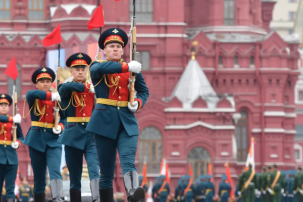 Трансляцию парада Победы планируют смотреть 6 из 10 сыктывкарцев