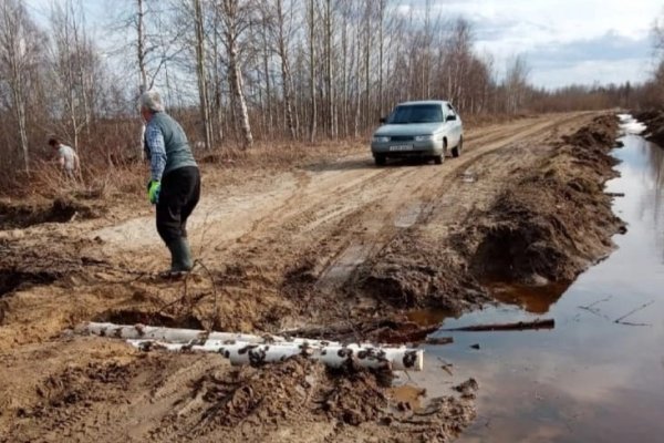 В Ижемском районе размыло дорогу на Мошъюгу, ситуация под контролем