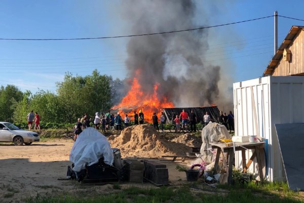 В Корткеросе дотла сгорели баня и хозпостройки